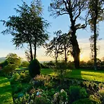 Simonstone Hall Hotell 4*