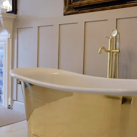 Simonstone Hall Hotel 4*