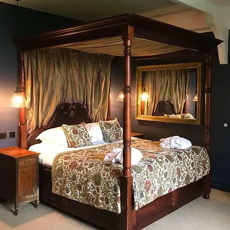 Simonstone Hall Szálloda 4*