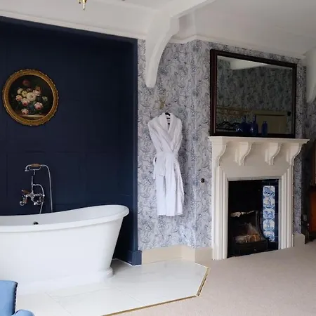 Simonstone Hall Hotel 4*