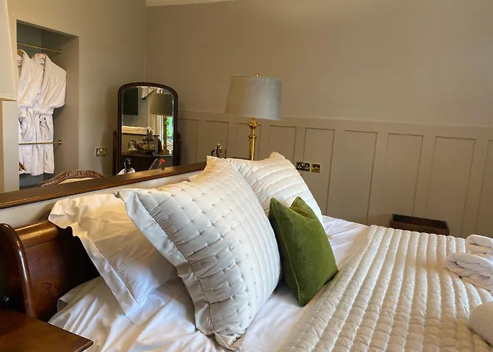 Simonstone Hall Hotel 4*